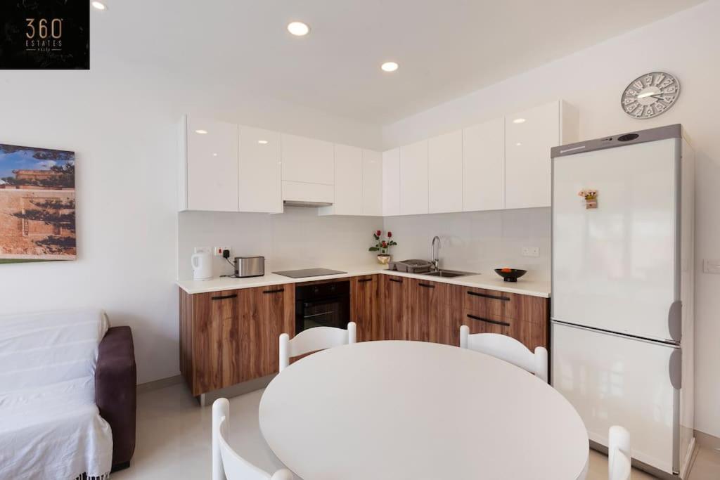 Comfy Apt With Terrace, 5 Mins To Sliema Ferries By 360 Estates Gzira المظهر الخارجي الصورة